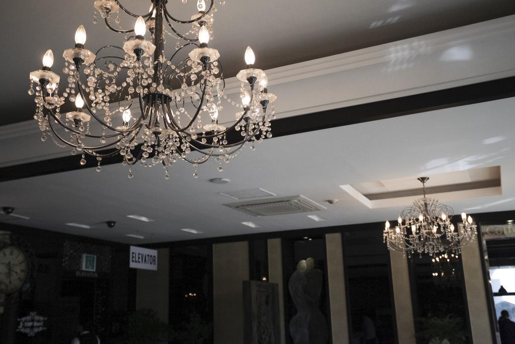 J-Top Hotel Siheung Bagian luar foto