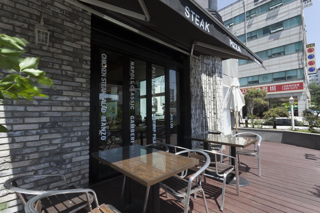 J-Top Hotel Siheung Bagian luar foto